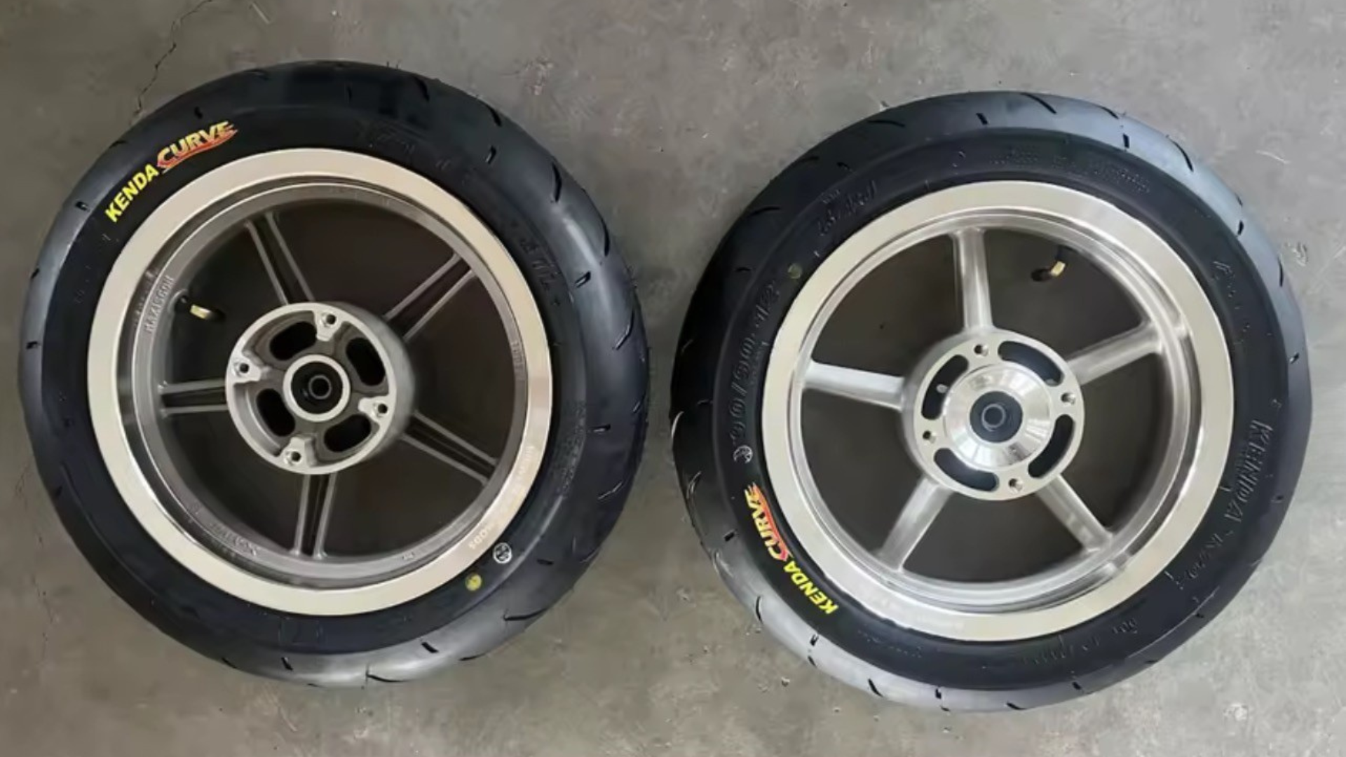 Chrome Tuttio/Yozma 12 Inch Wheels